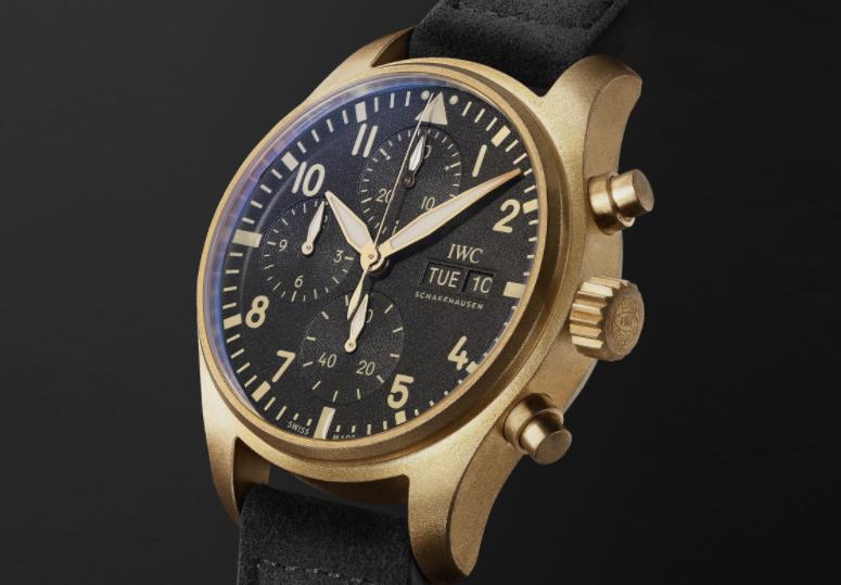 IWC推出限量版飛行員計(jì)時碼表紀(jì)念MR PORTER10周年