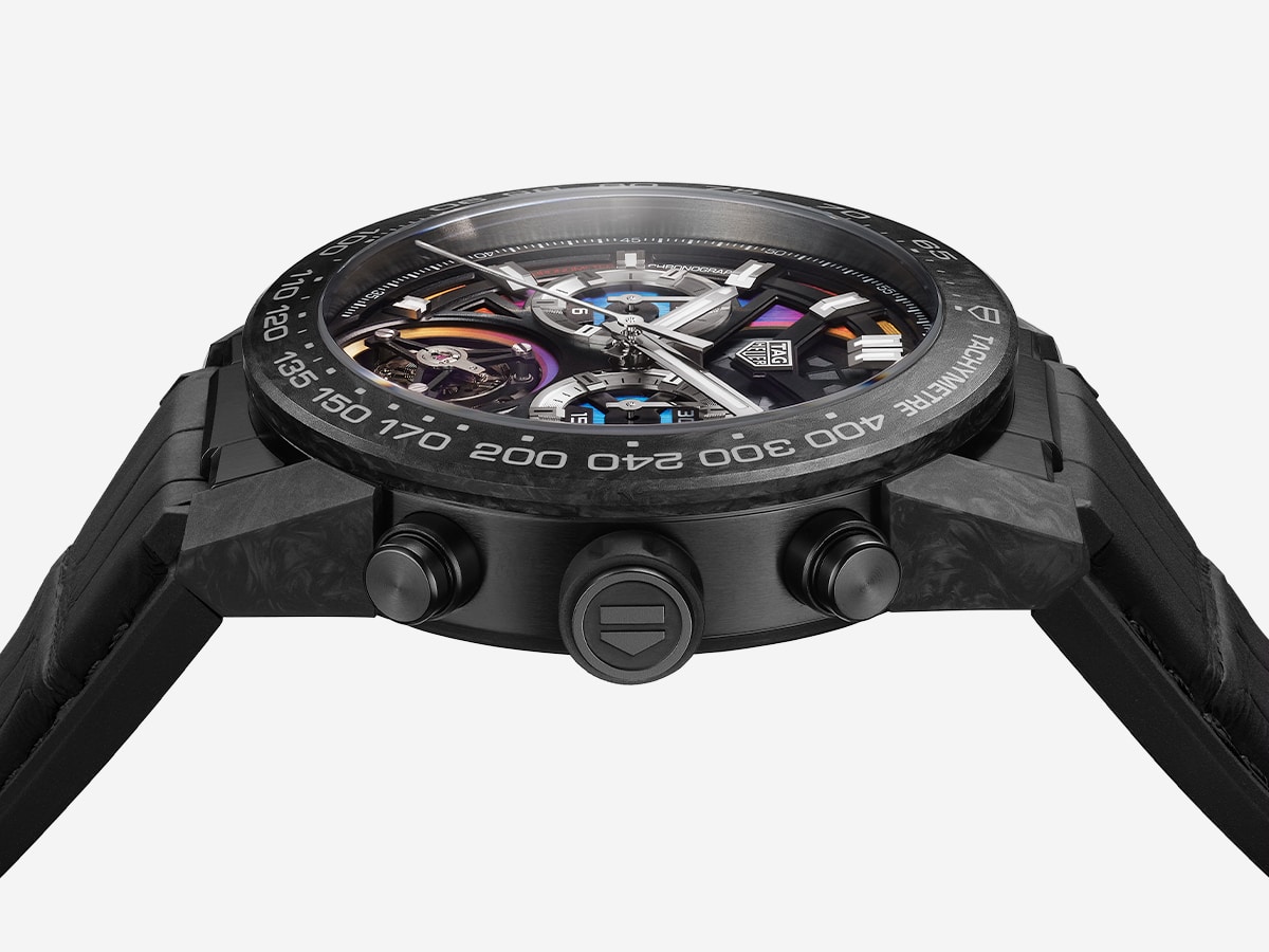 TAG Heuer（泰格豪雅）的彩虹多彩 Carrera 計時碼表無疑彰顯個性